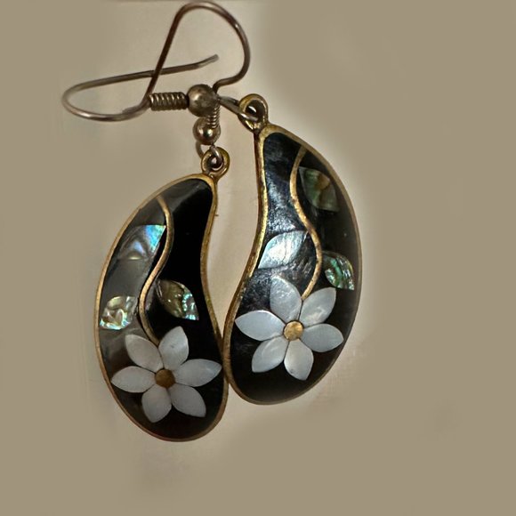 6 earrings of great variety. $27 each set; bundled lot for $132 ($22 each) - Picture 3 of 10